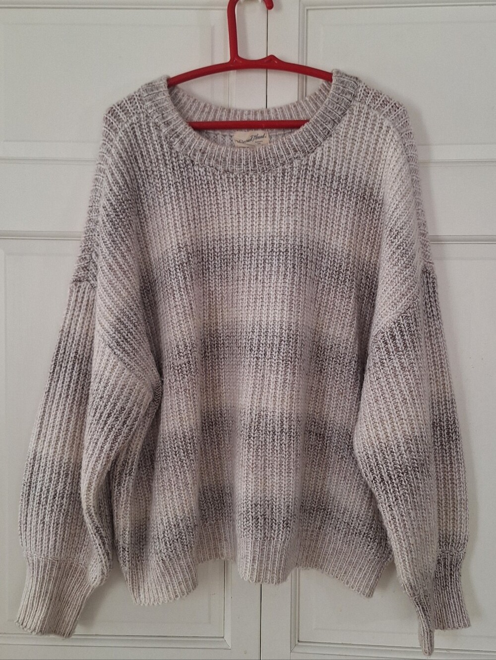 Universal Threads sweater